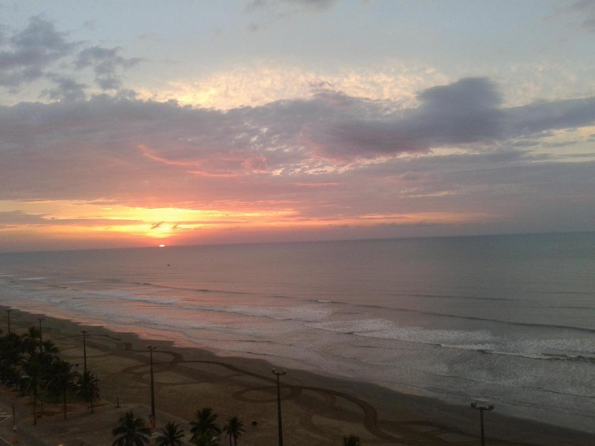Apto Frente Ao Mar Peruíbe Екстериор снимка